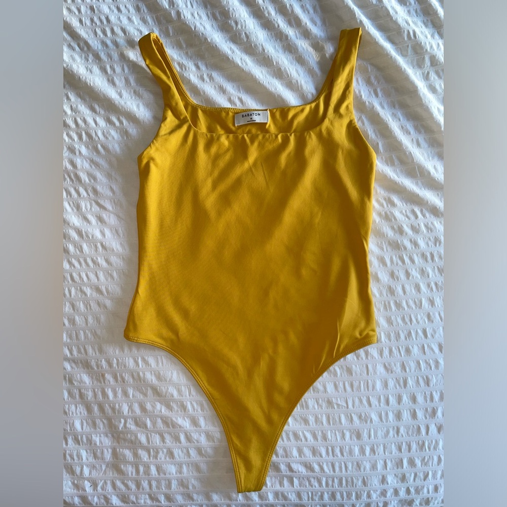 Aritzia Babaton Contour Bodysuit